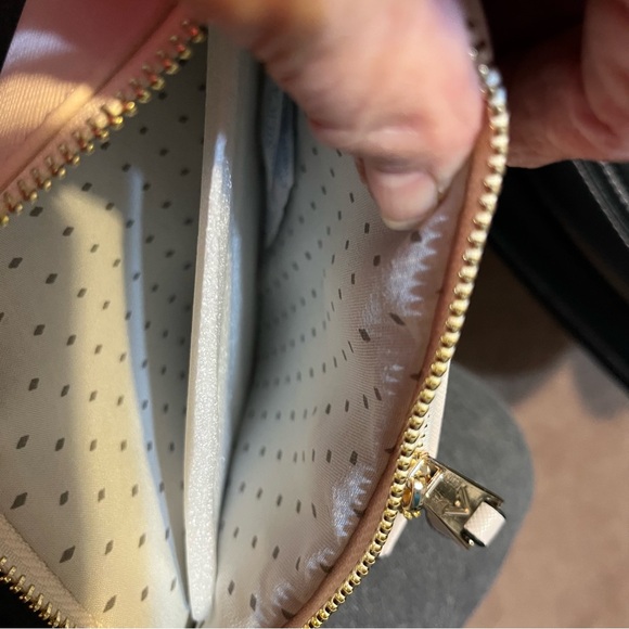 Vanessa Williams lush zip pouch with dust bag - Picture 5 of 7